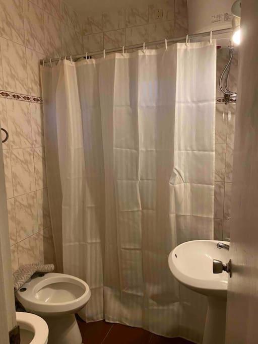 Apartamento Independiente En Alquiler En Casa De Familia Montevideu