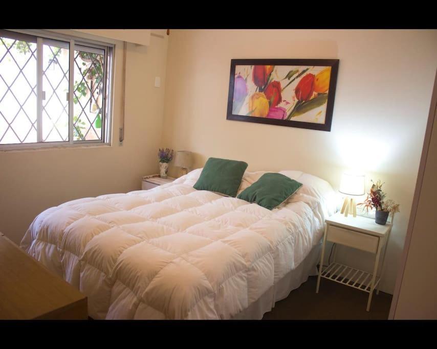 Apartamento Independiente En Alquiler En Casa De Familia Montevideu